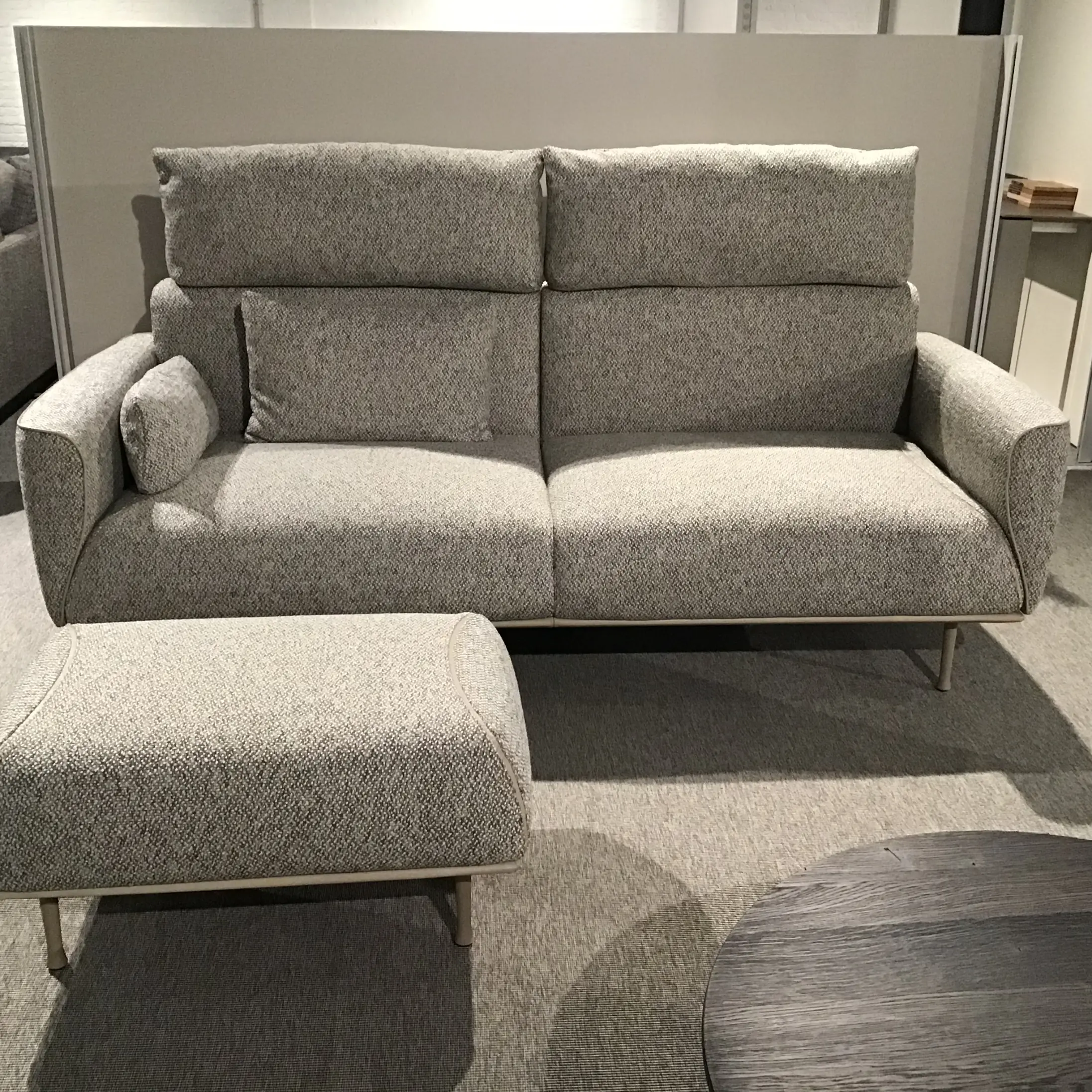 Jori – sofa met poef