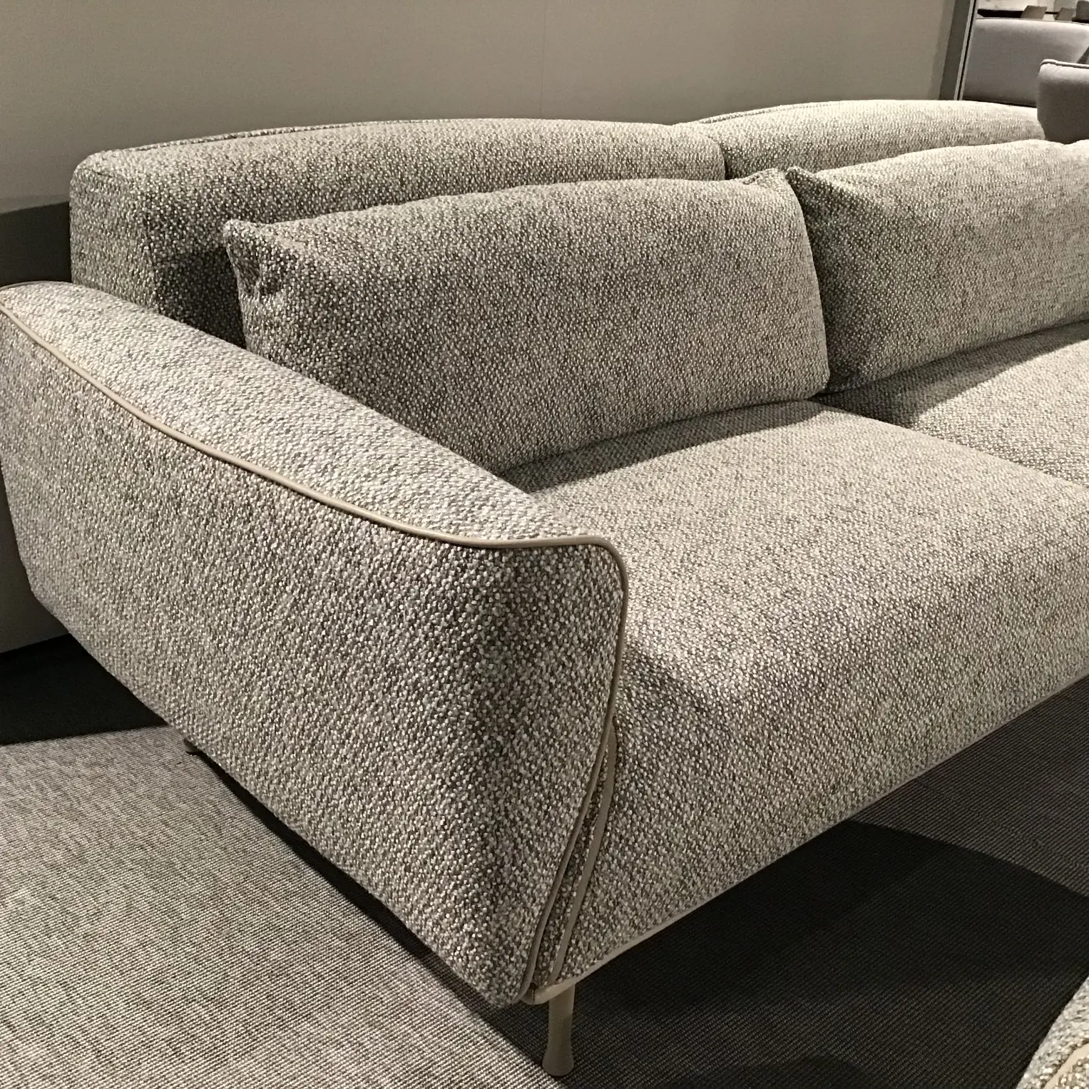 Jori – sofa met poef