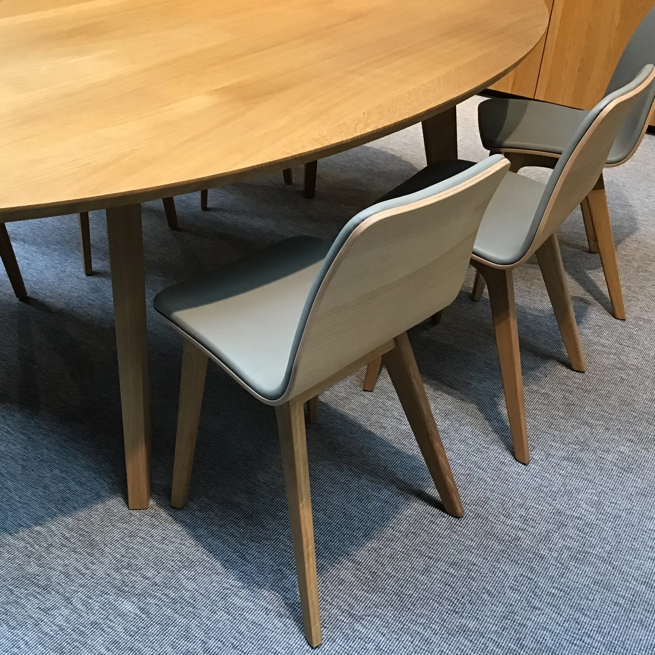 Zeitraum – tafel met 6 stoelen