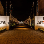 Lerouge oprijlaan met 20 000 kerstlichtjes