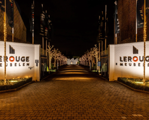 Lerouge oprijlaan met 20 000 kerstlichtjes